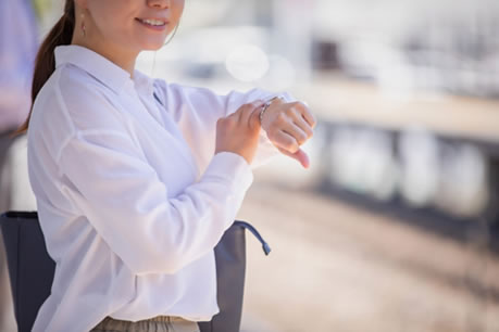 駅で待ち合わせです