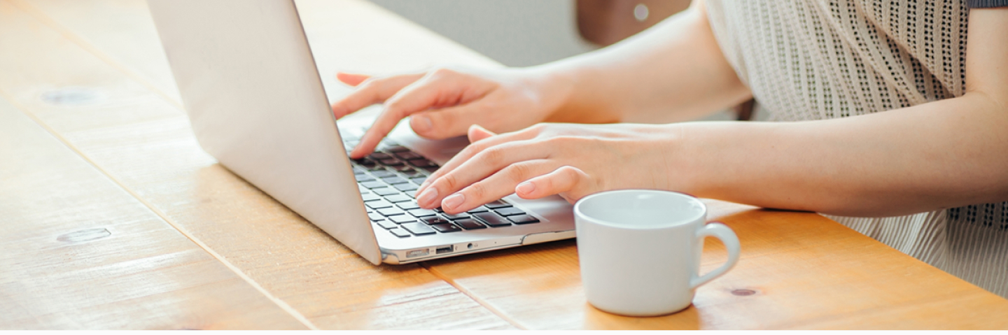 家事代行サービスのアールメイドスタッフ3人が写った画像